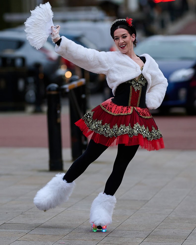 Festive Rollerskaters